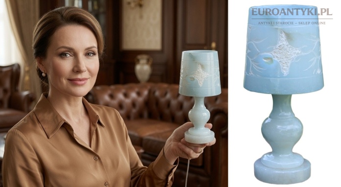 Mała lampa stołowa do sypialni vintage – błękitny alabaster i podświetlany klosz